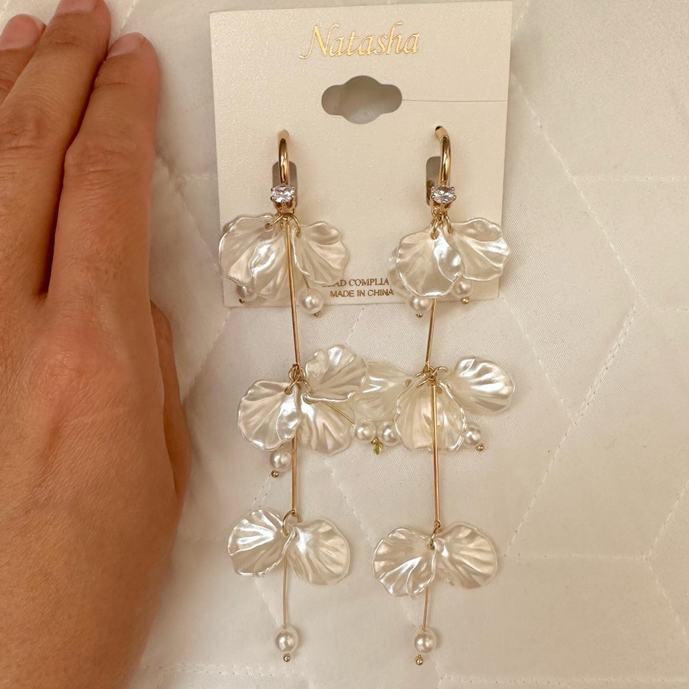 Women’s Natasha Chandelier Earrings NEW